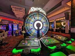 live casino dealer tables at luckyking online gaming hub